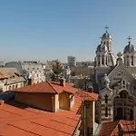 Vibrant & Spacious 3Br Lofts On Amzei Square