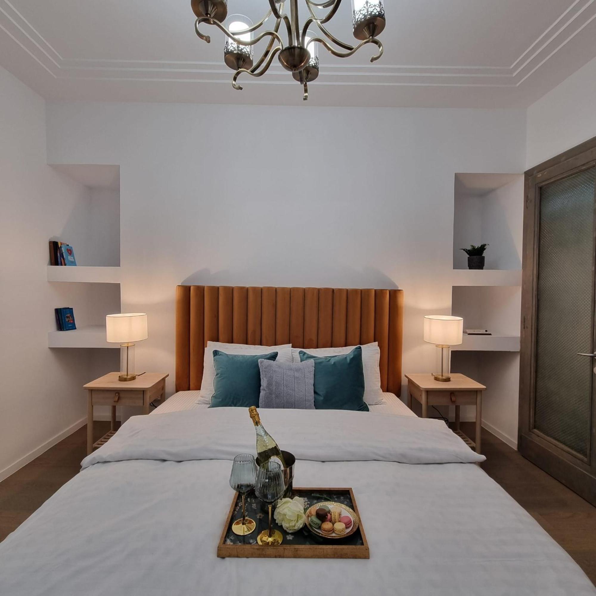 Vibrant & Spacious 3br Lofts On Amzei Square * Bucarest