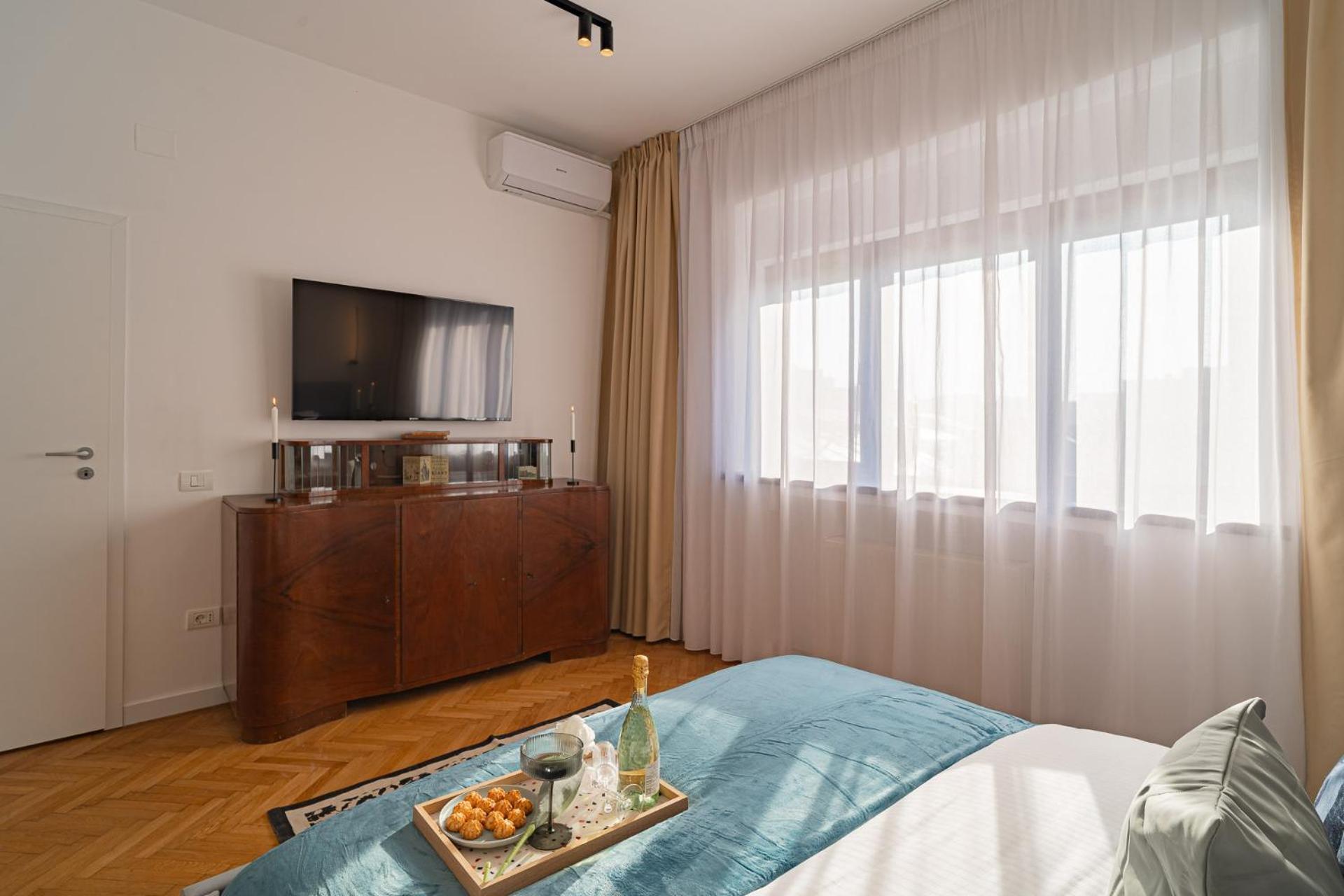 Vibrant & Spacious 3br Lofts On Amzei Square Appartamento Bucarest
